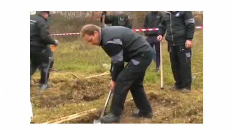 Състезание по копане на гробове в Словакия (ВИДЕО)
