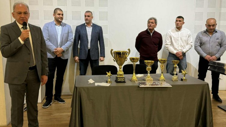 Комодор изпраща най-силната си година