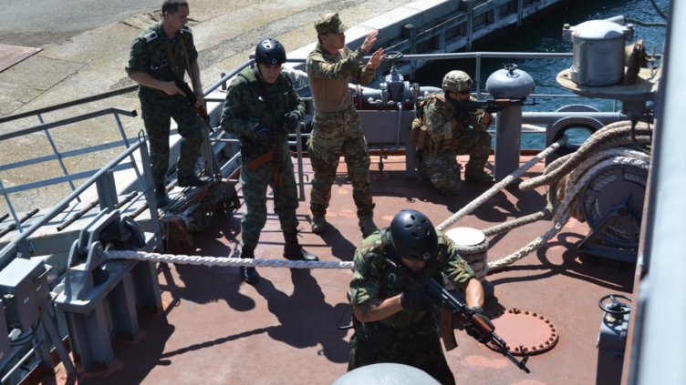 И тюлените показаха умения в учението „Бриз 2018“