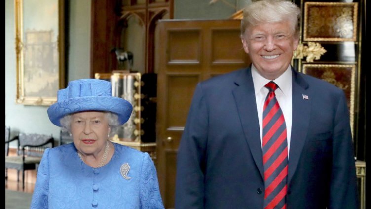 Тръмп скаран с етикета: възмущение от поведението му при срещата с Елизабет II