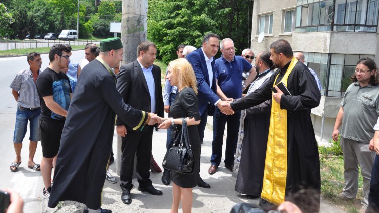 Със заупокойна молитва почетоха загиналите от потопа в “Аспарухово”