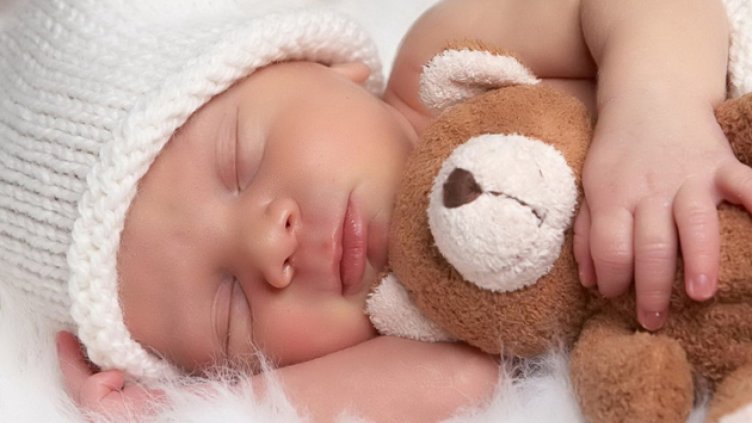 Близначки родиха в един и същи ден