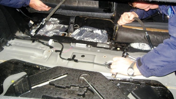 Нашенец пробва да изнесе 44 355 таблетки диазепам