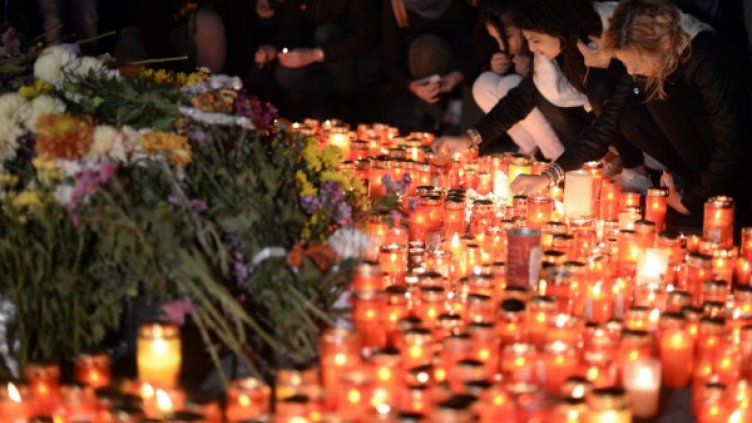 Жертвите от нощния клуб в Букурещ станаха 49