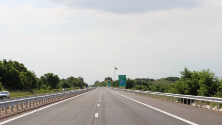 Главният път София-Русе е затворен в района на Луковит