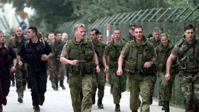 А да се върне казармата? С 6 месеца за всички...