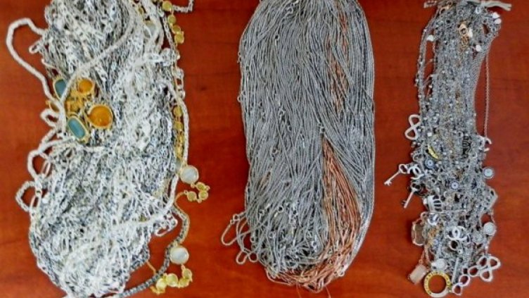 Заловиха сребърни бижута за близо 30 000 лева