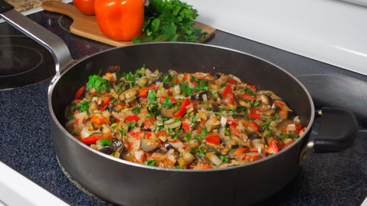 Манастирска яхния с картофи и ориз