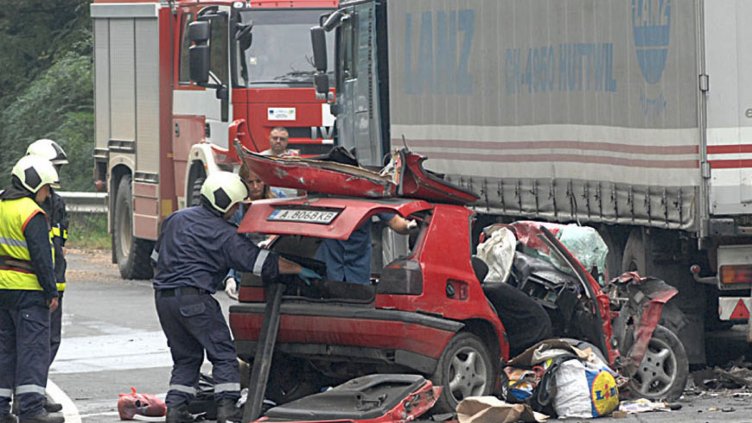 Четири жертви при катастрофа на пътя Варна – Бургас (обновена)  (18+)