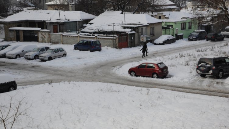 Остават затворени всички пътища във Варненска област