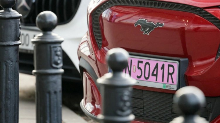 Европейска държава въвежда розови номера