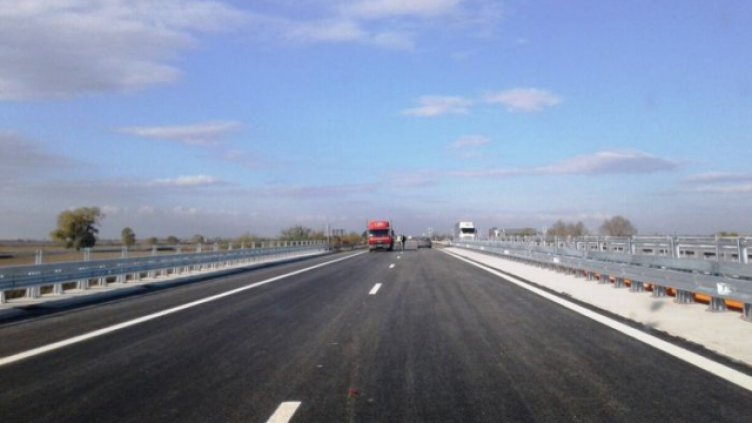 Ремонтират отсечка от "Хемус" край Варна