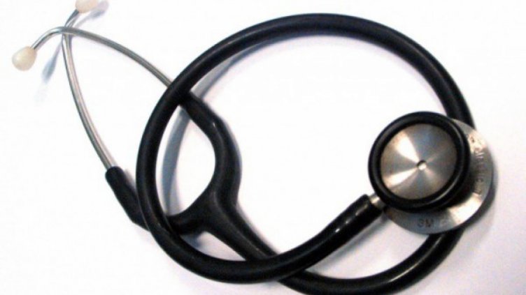 Болница ще плаща обезщетение за над 40 000 лв., дете ослепя 