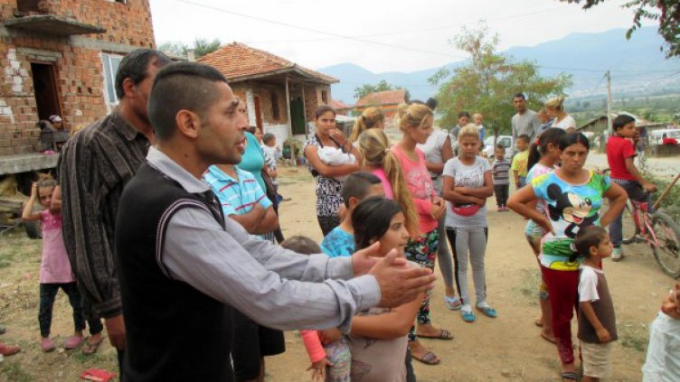 В Гърмен гласуват под строй