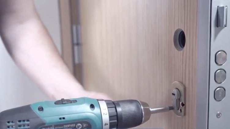 32-годишен варненец разби вратата на букмейкърски пункт