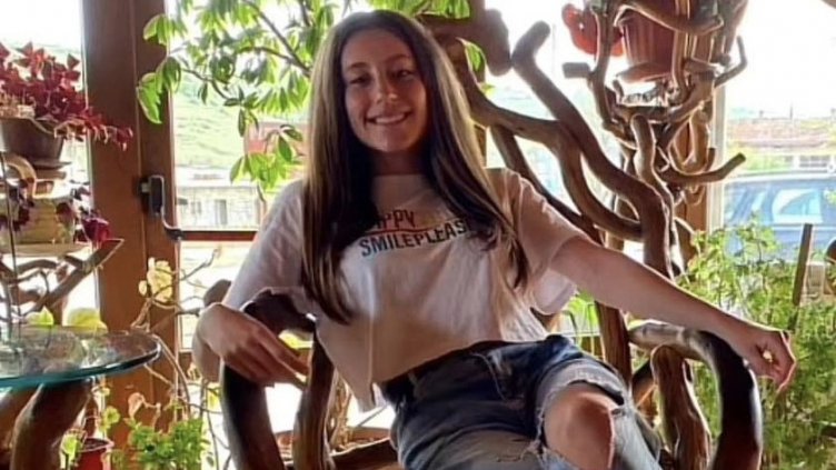 Баба издирва 15-годишната си внучка