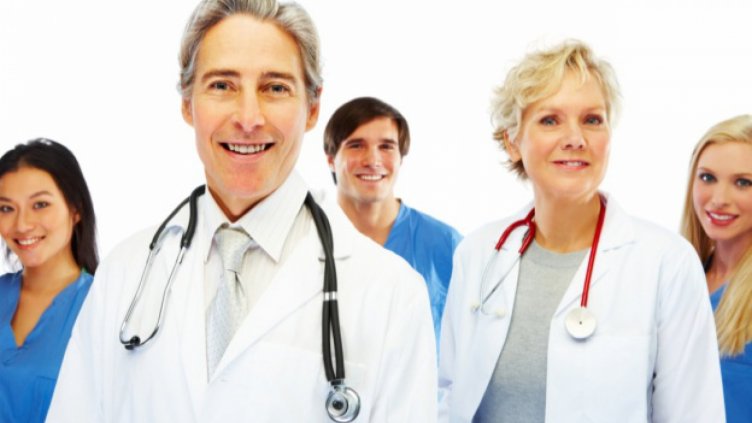 Лекари спасиха бебе, родено в петия месец