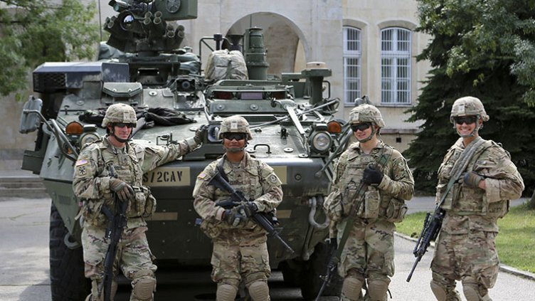 Военна техника и личен състав преминават през България