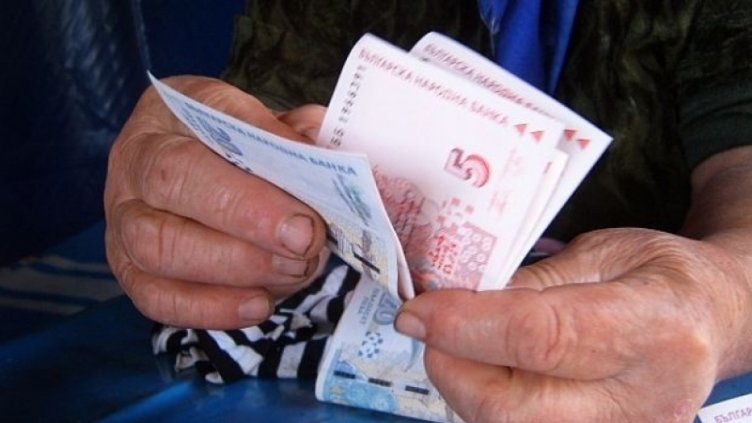 Пенсионерите получават бонуса от 40 лв. от днес
