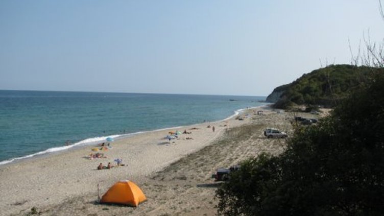 Любимите “диви” плажове на варненци