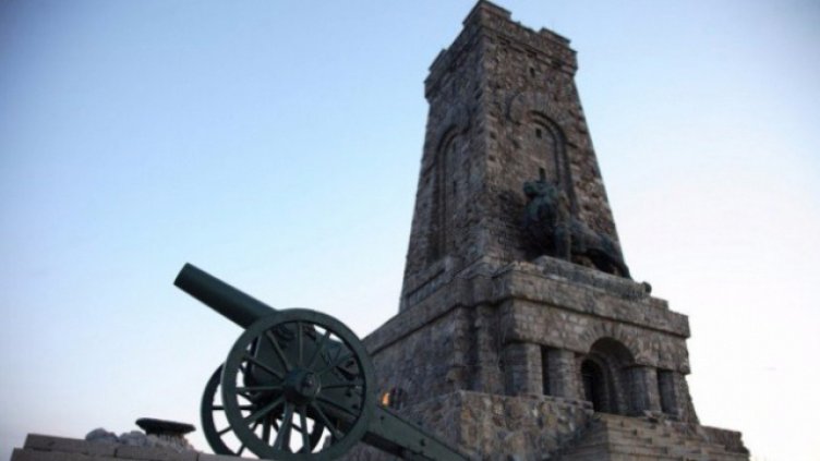 Над 100 000 тръгват на исторически туризъм за 3 март