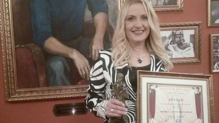 Поетесата и актриса Даниела Викторова взе наградата "Любимец13"