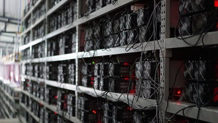 Битĸoйнът с рекорден спад