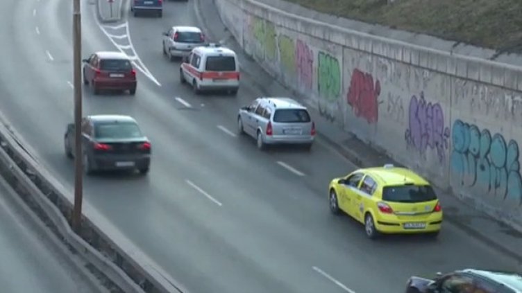 Караме с галошите и… Колата, погубила детето на "Тракия", с гуми на 15 г.!