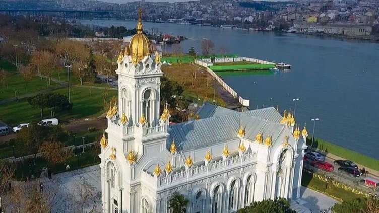 Шехерезада от Турция съживи църквата &bdquo;Св. Стефан&ldquo; в Истанбул