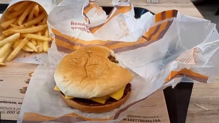 В Русия няма вече "McDonald's", всичко е "Вкусно - и точка" (ВИДЕО)