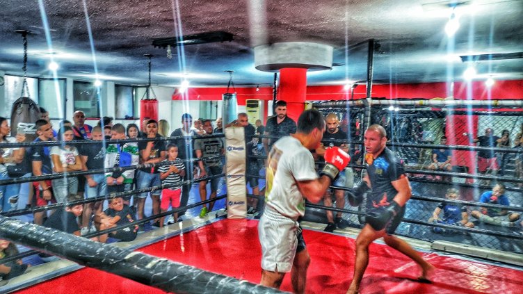 Владимир Вълев- Питбула в боксов мач с благотворителна цел