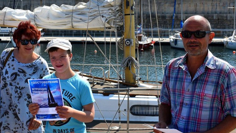 И децата с нарушено зрение получиха морско кръщение