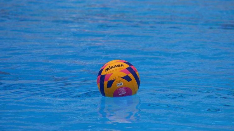 Служебна загуба грози варненски ватерполисти