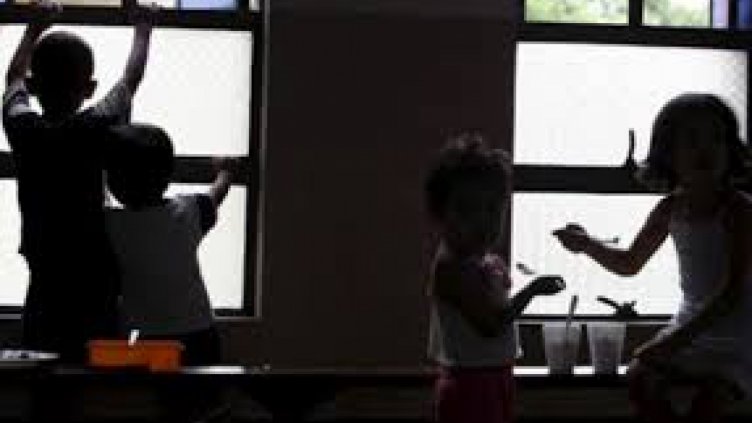 300 деца от домове са починали