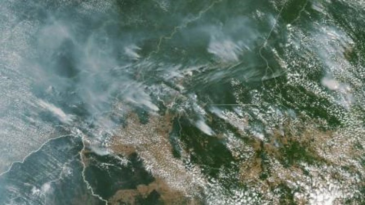 Амазонка гори със седмици, димът се вижда от Космоса