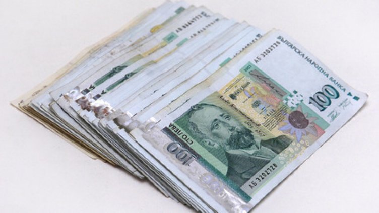 Откраднаха 5 бона от частен дом