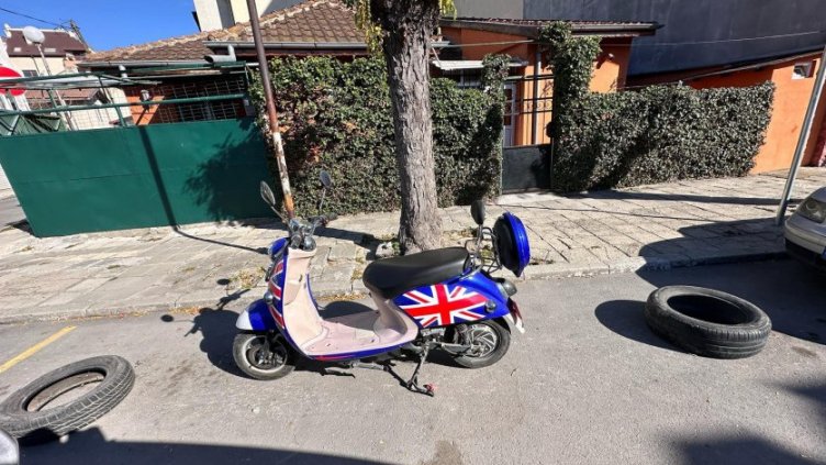 Как се пази паркомясто във Варна (СНИМКИ)