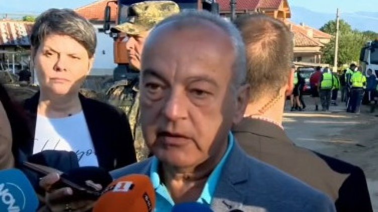 Премиерът от бедствието: Няма да оставим нито един човек без помощ (ВИДЕО)