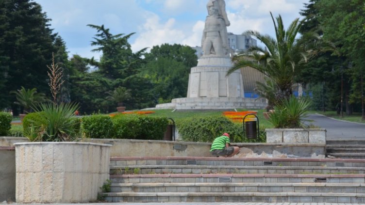 Ремонтират амфитеатъра