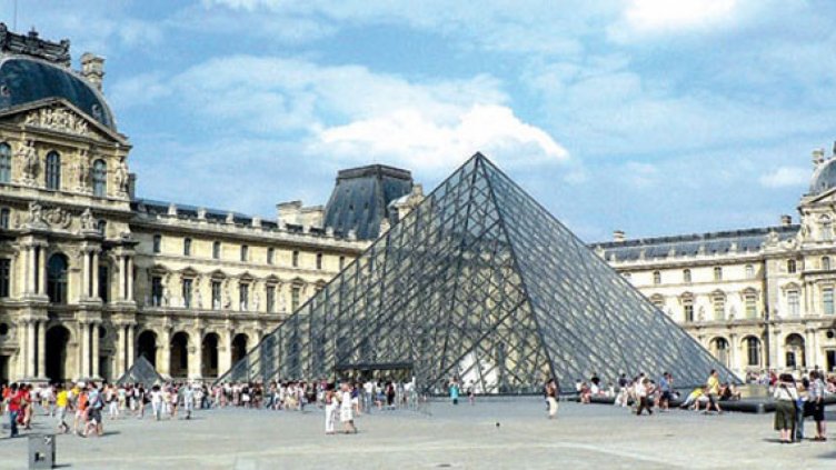 Вежди Рашидов подписа нов петгодишен договор с Лувъра