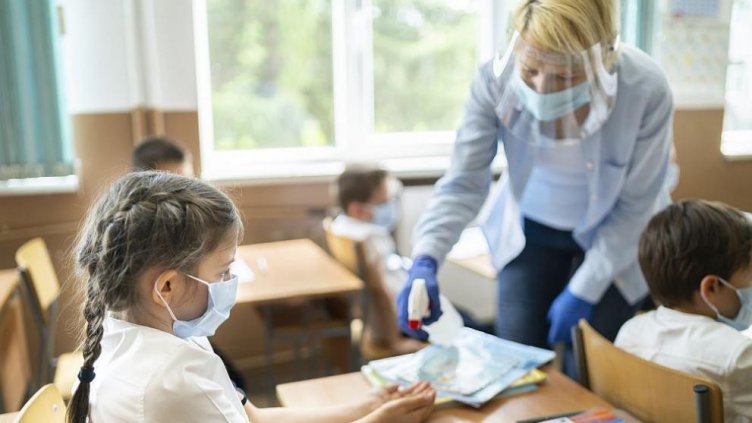 80% от учителите у нас искат изцяло онлайн обучение