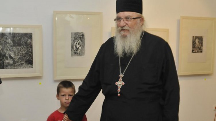 Отец Иван от Нови хан отива на служба в Якимово  