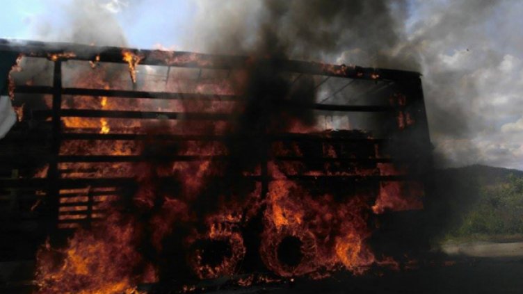 Камион изгоря на Хемус край Девня