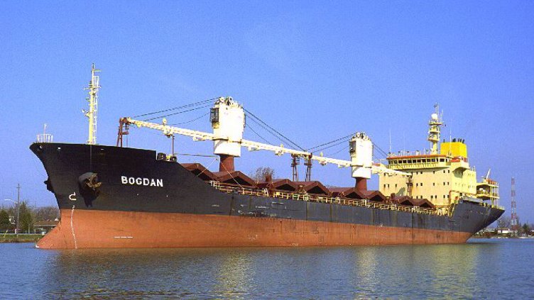 Продължава търсенето на изчезналия моряк от Бургас