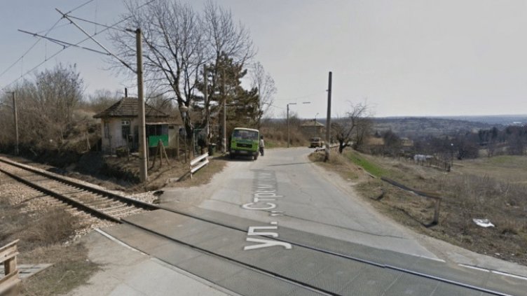 Влак блъсна и уби мъж