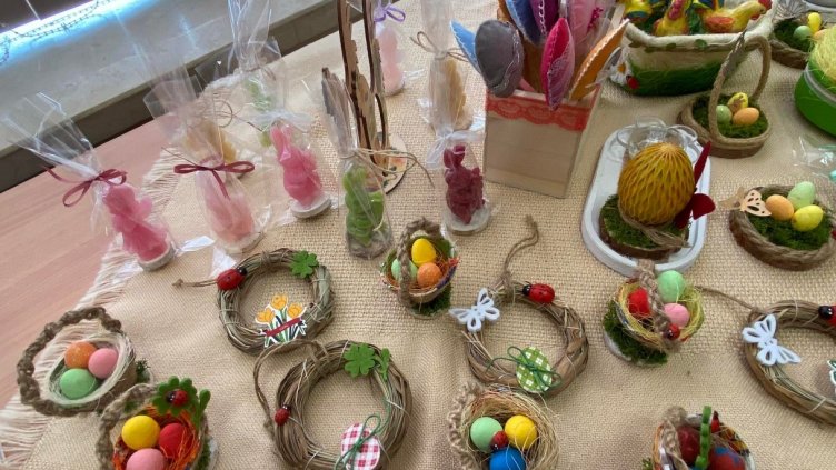 Великденски благотворителен базар бе открит във варненски съд