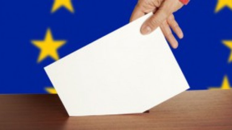 295 653 души гласуват на евровота във Варна