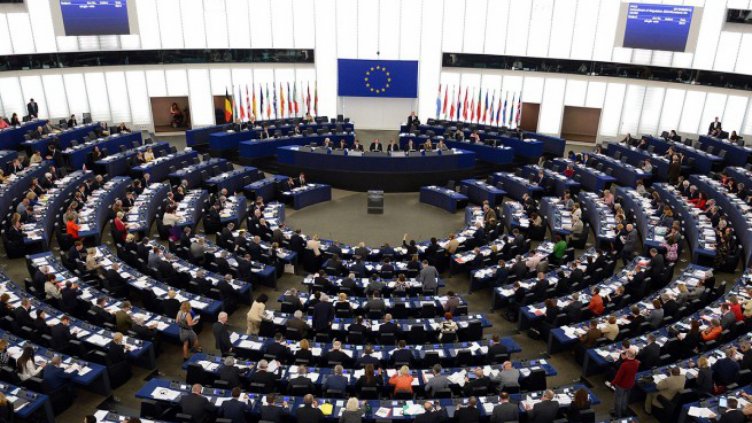 ЕП призовава за забрана на ранни и насилствени бракове