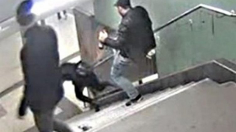 Светослав С. всяка вечер бил при близък бежанец, всяка вечер пияни