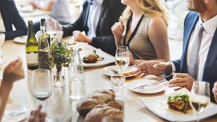 Купон за ЧНГ в ресторант на хотел? Забравете – до 22 часа и после в стаите